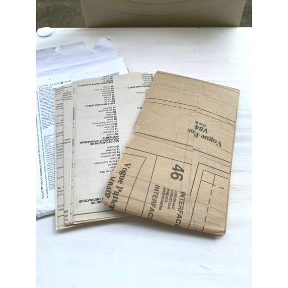 Vogue V8407 Women Bags/Eyeglasses Case/ Journal Cover Sewing Pattern Uncut FF - Picture 3 of 3